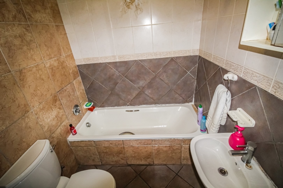 2 Bedroom Property for Sale in Parklands Western Cape